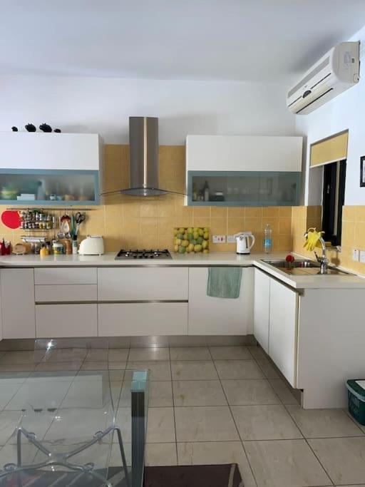 Lovely, Modern, Bright Maisonette. Heart Of סליאמה מראה חיצוני תמונה