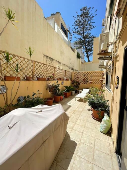 Lovely, Modern, Bright Maisonette. Heart Of סליאמה מראה חיצוני תמונה